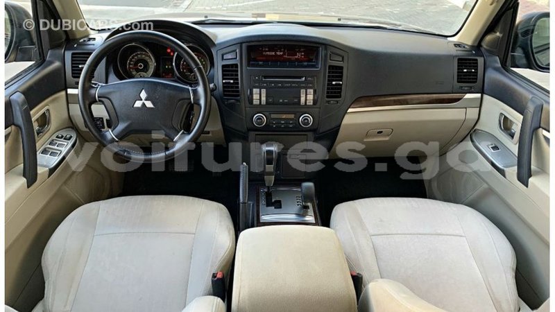 Big with watermark mitsubishi pajero estuary import dubai 6938