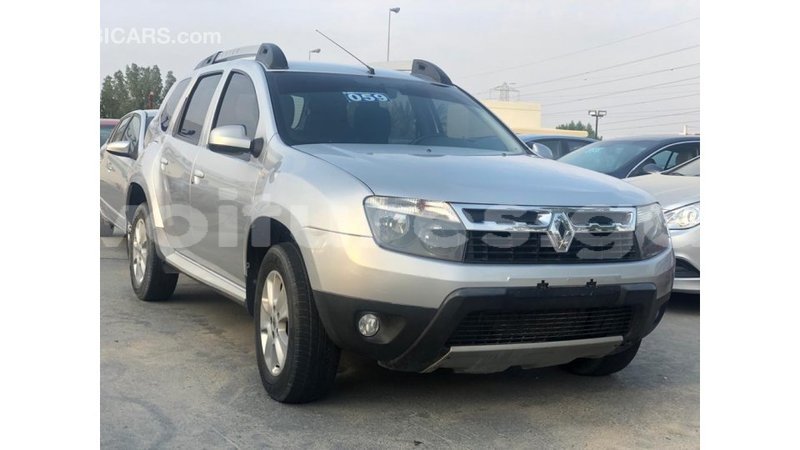 Big with watermark renault duster estuary import dubai 6939