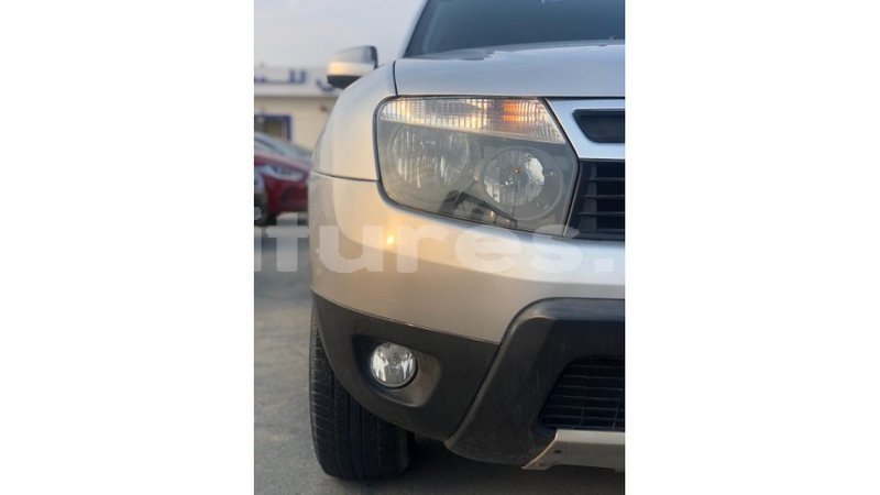 Big with watermark renault duster estuary import dubai 6939