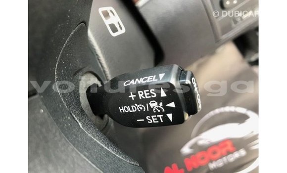 Acheter Import Voiture Toyota Land Cruiser Blanc à Import - Dubai, Estuaire Acheter Import Voiture Toyota Land Cruiser Blanc à Import - Dubai, Estuaire