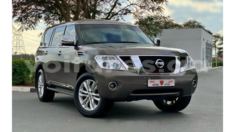 Big with watermark nissan patrol estuary import dubai 6941