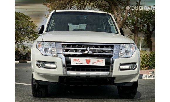 Acheter Import Voiture Mitsubishi Pajero Blanc à Import - Dubai, Estuaire Acheter Import Voiture Mitsubishi Pajero Blanc à Import - Dubai, Estuaire