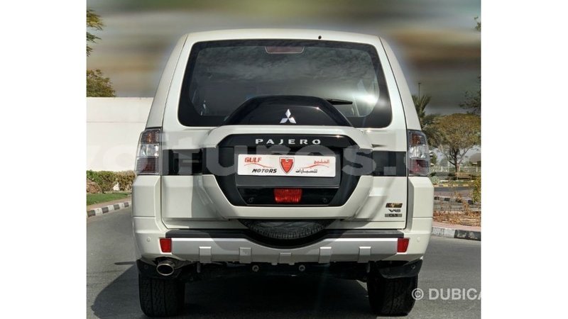 Big with watermark mitsubishi pajero estuary import dubai 6942