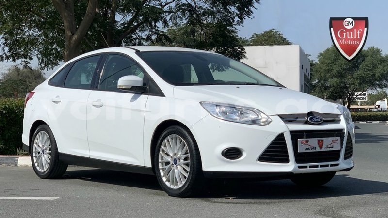 Big with watermark ford focus estuary import dubai 6946