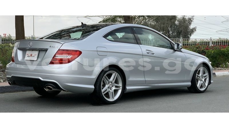 Big with watermark mercedes benz 190 estuary import dubai 6947