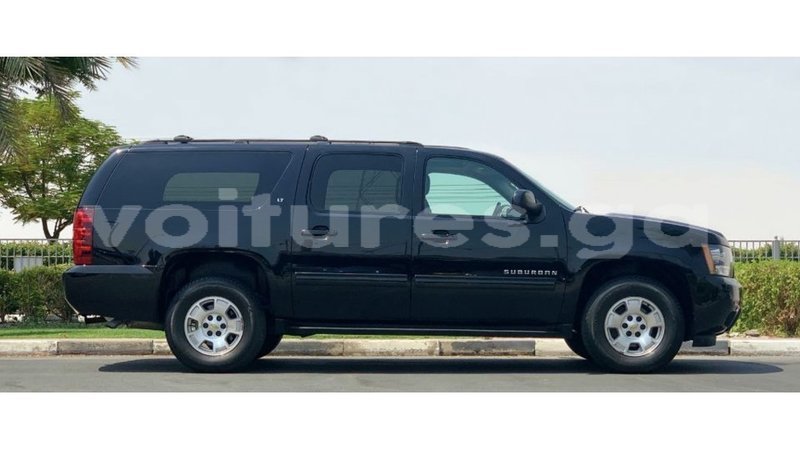 Big with watermark chevrolet suburban estuary import dubai 6953