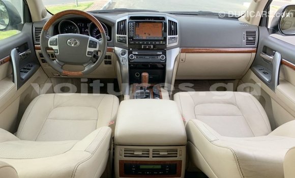 Sayi Imported Toyota Land Cruiser White Mota in Import - Dubai a estuary Sayi Imported Toyota Land Cruiser White Mota in Import - Dubai a estuary