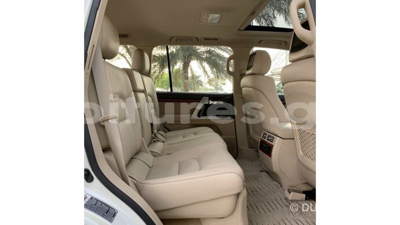 Big with watermark toyota land cruiser estuary import dubai 6955