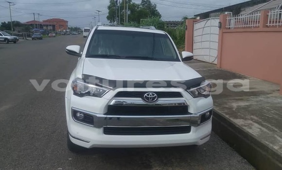 Sayi Na hannu Toyota 4Runner White Mota in Lalara a Woleu-Ntem Sayi Na hannu Toyota 4Runner White Mota in Lalara a Woleu-Ntem