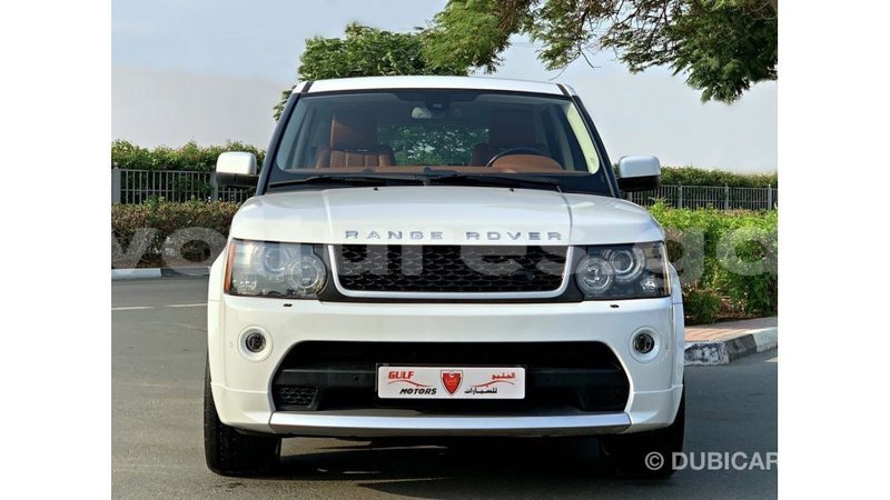 Big with watermark land rover range rover estuary import dubai 6957