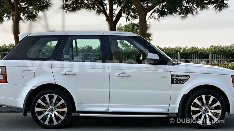 Big with watermark land rover range rover estuary import dubai 6957