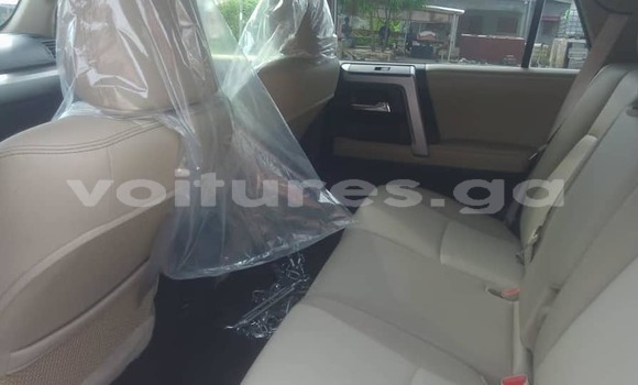 Sayi Na hannu Toyota 4Runner White Mota in Lalara a Woleu-Ntem Sayi Na hannu Toyota 4Runner White Mota in Lalara a Woleu-Ntem