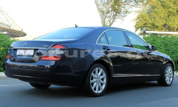 Acheter Import Voiture Mercedes-Benz 200 Bleu à Import - Dubai, Estuaire Acheter Import Voiture Mercedes-Benz 200 Bleu à Import - Dubai, Estuaire