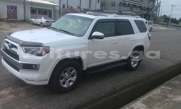 Sayi Na hannu Toyota 4Runner White Mota in Lalara a Woleu-Ntem Sayi Na hannu Toyota 4Runner White Mota in Lalara a Woleu-Ntem