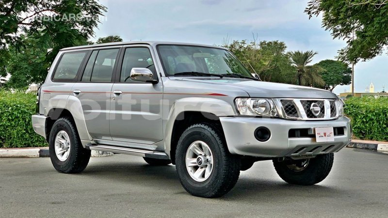 Big with watermark nissan safari estuary import dubai 6965