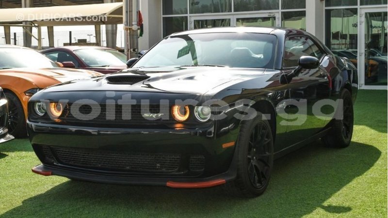 Big with watermark dodge challenger estuary import dubai 6966