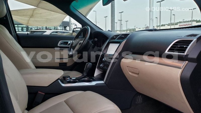 Big with watermark ford explorer estuary import dubai 6969