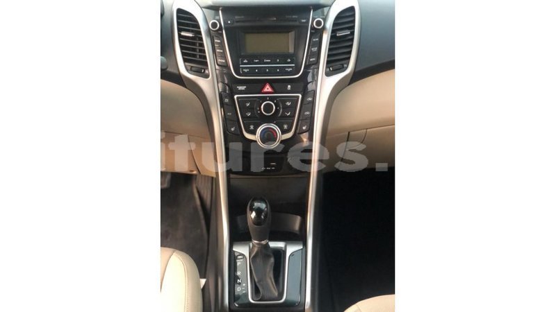 Big with watermark hyundai elantra estuary import dubai 6971