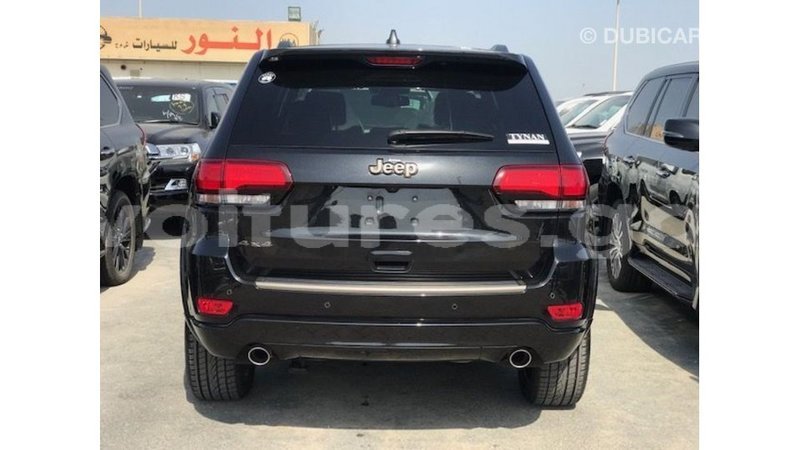 Big with watermark jeep cherokee estuary import dubai 6973