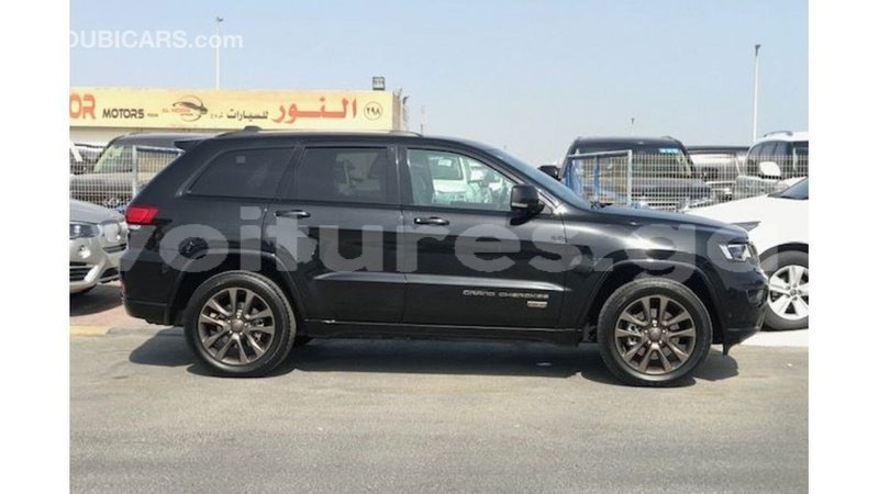 Big with watermark jeep cherokee estuary import dubai 6973