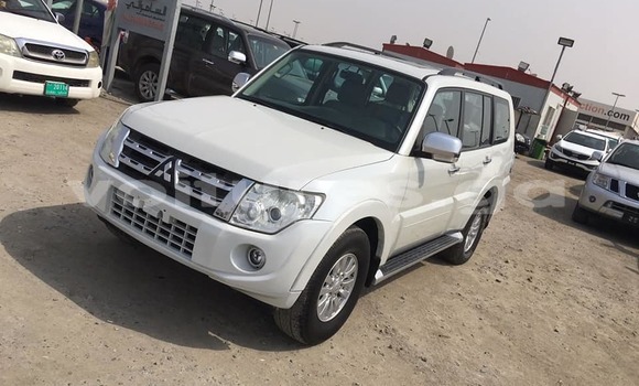 Acheter Occasion Voiture Mitsubishi Pajero Blanc à Lalara, Woleu-Ntem Acheter Occasion Voiture Mitsubishi Pajero Blanc à Lalara, Woleu-Ntem
