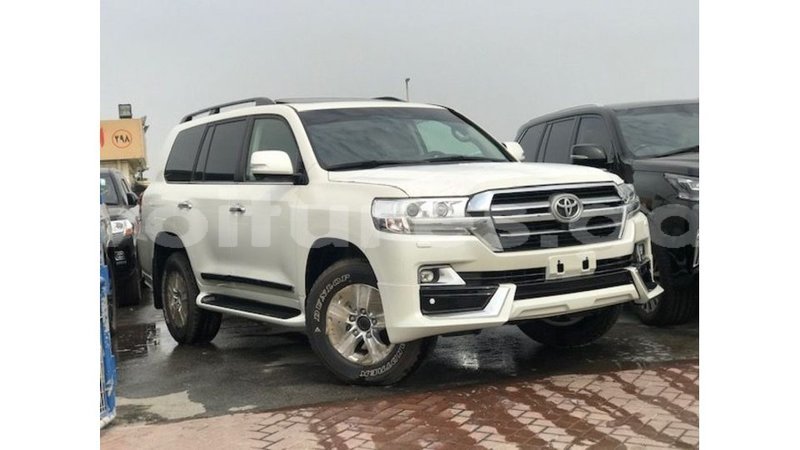 Big with watermark toyota land cruiser estuary import dubai 6976