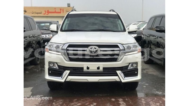 Big with watermark toyota land cruiser estuary import dubai 6976