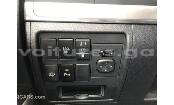 Acheter Import Voiture Toyota Land Cruiser Blanc à Import - Dubai, Estuaire Acheter Import Voiture Toyota Land Cruiser Blanc à Import - Dubai, Estuaire