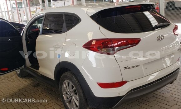 Sayi Imported Hyundai Tucson White Mota in Import - Dubai a estuary Sayi Imported Hyundai Tucson White Mota in Import - Dubai a estuary