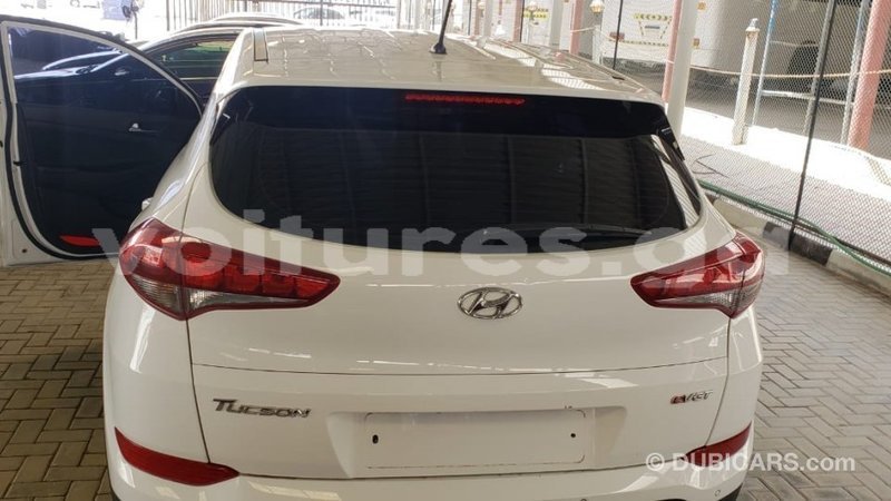 Big with watermark hyundai tucson estuary import dubai 6984