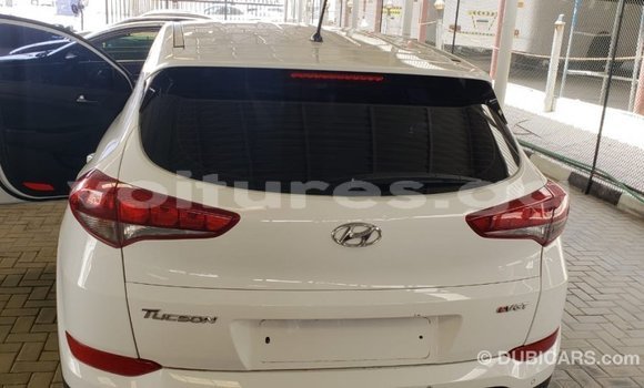 Sayi Imported Hyundai Tucson White Mota in Import - Dubai a estuary Sayi Imported Hyundai Tucson White Mota in Import - Dubai a estuary