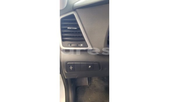 Sayi Imported Hyundai Tucson White Mota in Import - Dubai a estuary Sayi Imported Hyundai Tucson White Mota in Import - Dubai a estuary