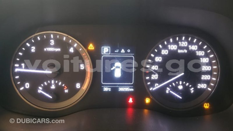 Big with watermark hyundai tucson estuary import dubai 6984