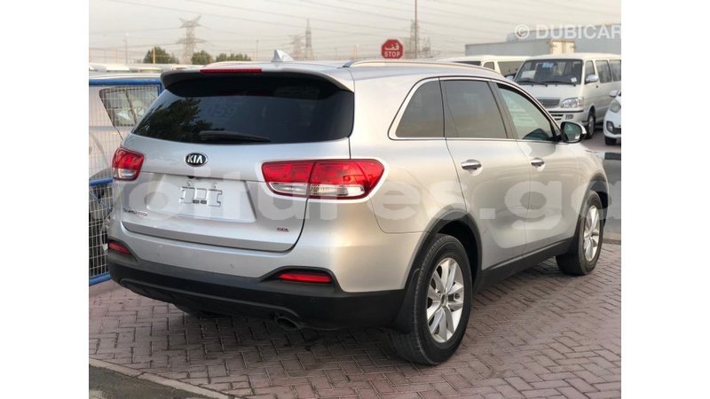 Big with watermark kia sorento estuary import dubai 6985