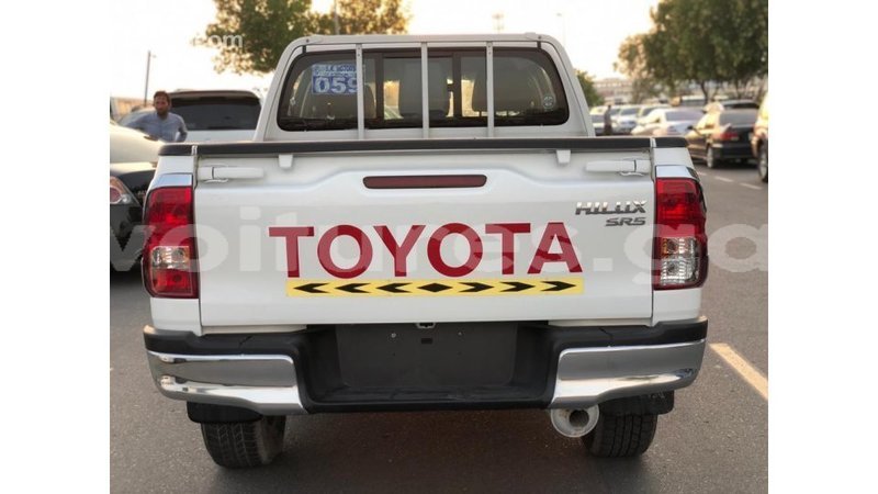 Big with watermark toyota hilux estuary import dubai 6991