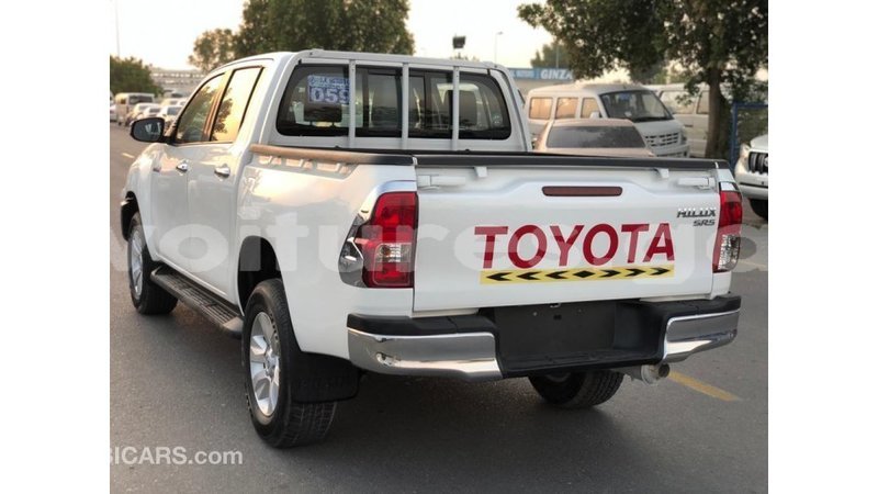 Big with watermark toyota hilux estuary import dubai 6991