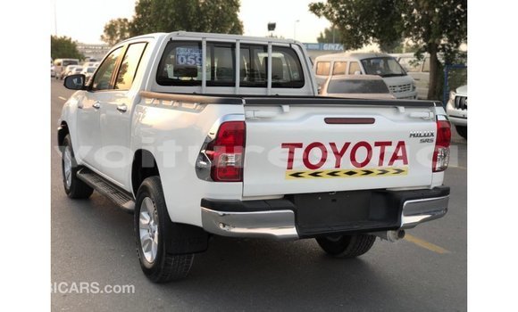 Acheter Import Voiture Toyota Hilux Blanc à Import - Dubai, Estuaire Acheter Import Voiture Toyota Hilux Blanc à Import - Dubai, Estuaire
