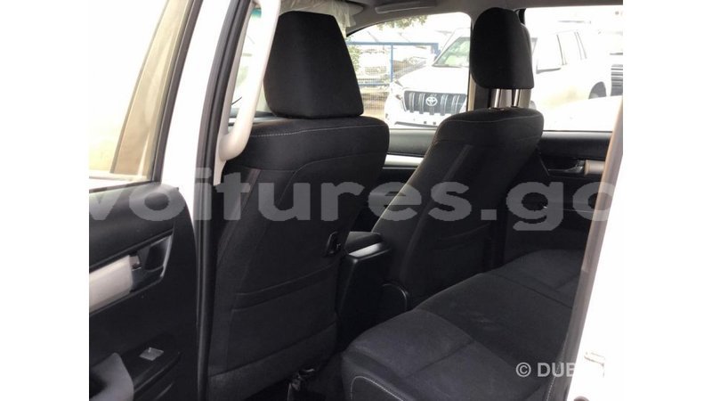 Big with watermark toyota hilux estuary import dubai 6991