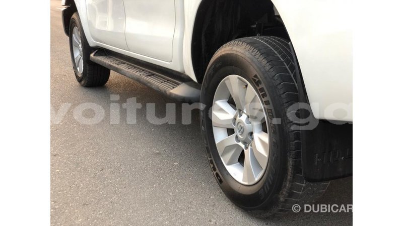 Big with watermark toyota hilux estuary import dubai 6991