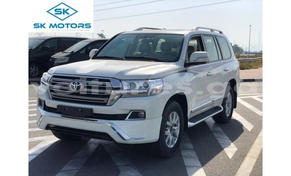 Sayi Imported Toyota Land Cruiser White Mota in Import - Dubai a estuary Sayi Imported Toyota Land Cruiser White Mota in Import - Dubai a estuary