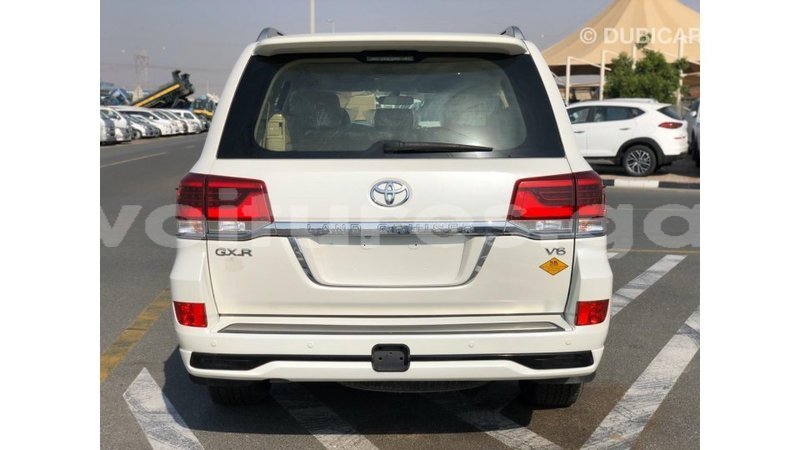 Big with watermark toyota land cruiser estuary import dubai 6992