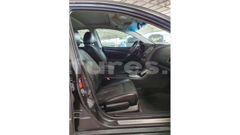 Big with watermark nissan altima estuary import dubai 6993