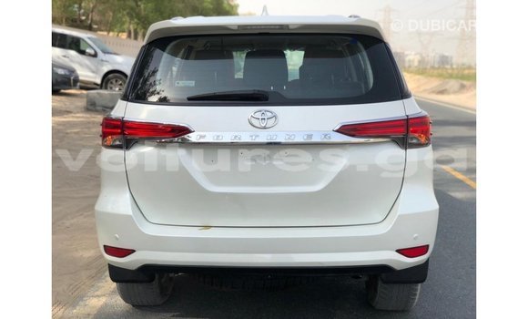 Sayi Imported Toyota Fortuner White Mota in Import - Dubai a estuary Sayi Imported Toyota Fortuner White Mota in Import - Dubai a estuary