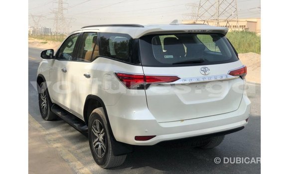Sayi Imported Toyota Fortuner White Mota in Import - Dubai a estuary Sayi Imported Toyota Fortuner White Mota in Import - Dubai a estuary