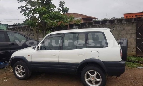 Acheter Occasion Voiture Toyota RAV4 Blanc à Libreville, Estuaire Acheter Occasion Voiture Toyota RAV4 Blanc à Libreville, Estuaire