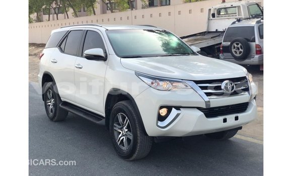 Sayi Imported Toyota Fortuner White Mota in Import - Dubai a estuary Sayi Imported Toyota Fortuner White Mota in Import - Dubai a estuary