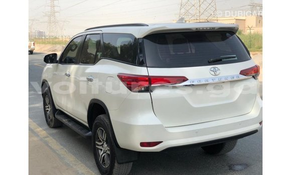 Sayi Imported Toyota Fortuner White Mota in Import - Dubai a estuary Sayi Imported Toyota Fortuner White Mota in Import - Dubai a estuary