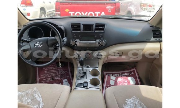 Sayi Imported Toyota Highlander Blue Mota in Import - Dubai a estuary Sayi Imported Toyota Highlander Blue Mota in Import - Dubai a estuary