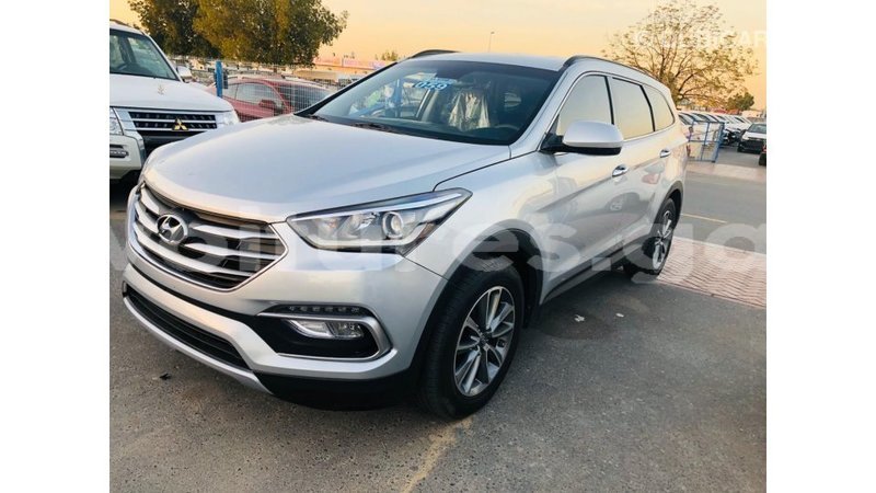 Big with watermark hyundai santa fe estuary import dubai 7001