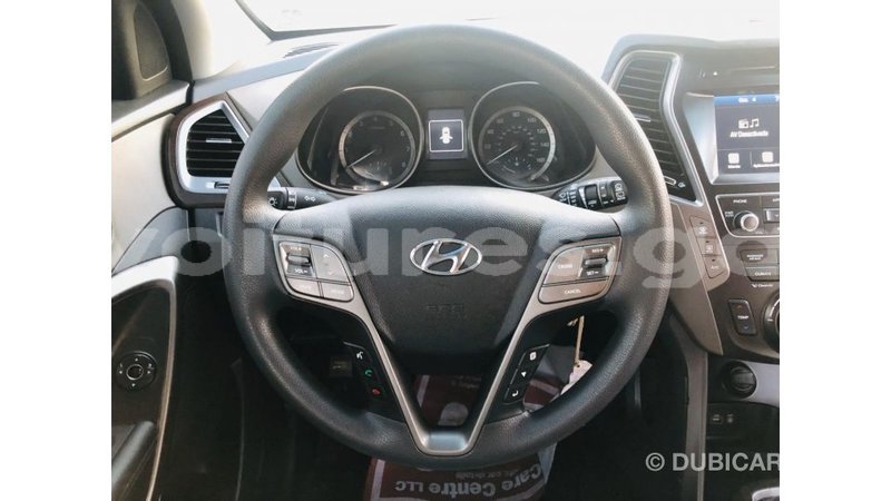 Big with watermark hyundai santa fe estuary import dubai 7001